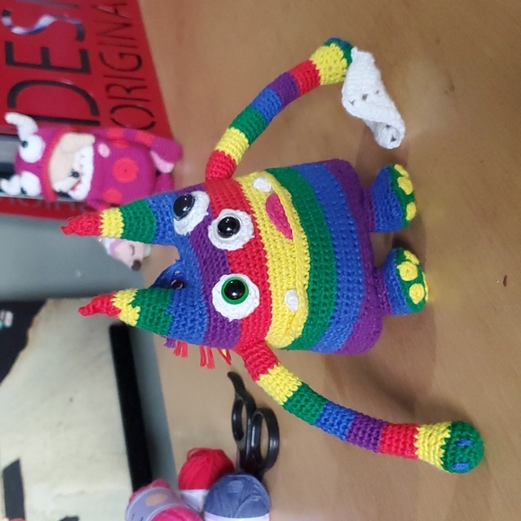 ✨️ Monster plush rainbow friend with blankie - Handmade ✨️ - Picture 3 of 6